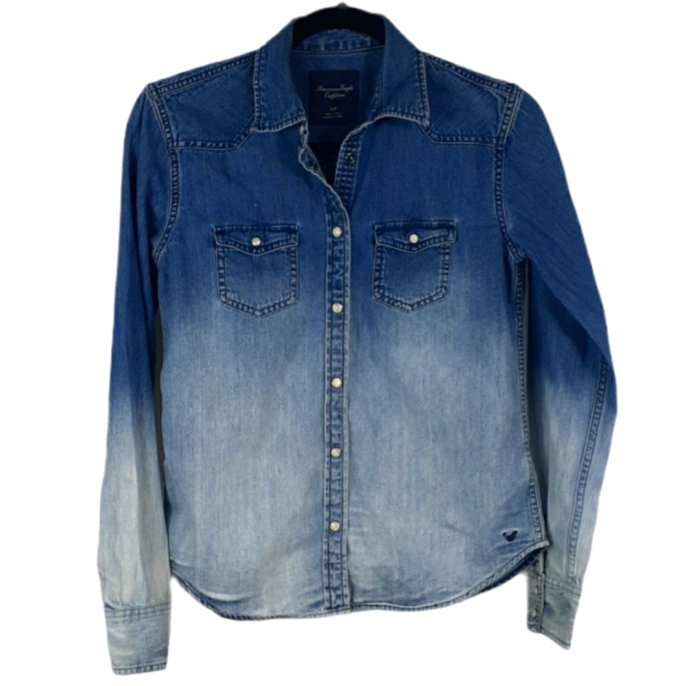 American Eagle Womens Size S Medium Wash Ombre Shirt Pearl Buttons